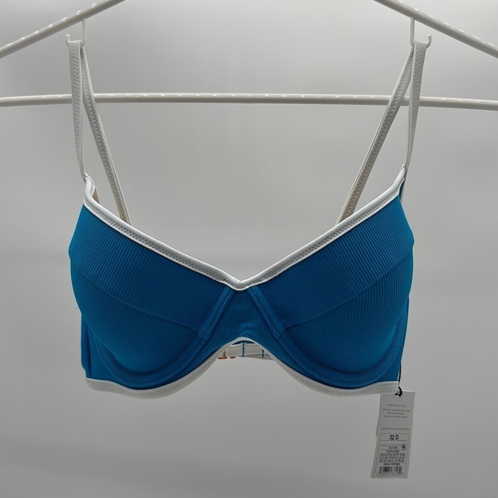 Women's Size 32D Swimwear Top Shade & Shore NEW WITH TAG BLUE Lightly Lined